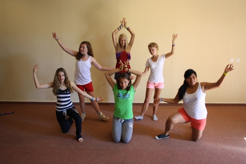Village Camps International Summer Camp Leysin, Switzerland 2025-08-09 https://www.villagecamps.com/journals_admin/images/708-20-dance (41).jpg